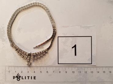 Recherche de propriétaires des bijoux volés