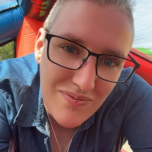 Elien VAN PUYVELDE